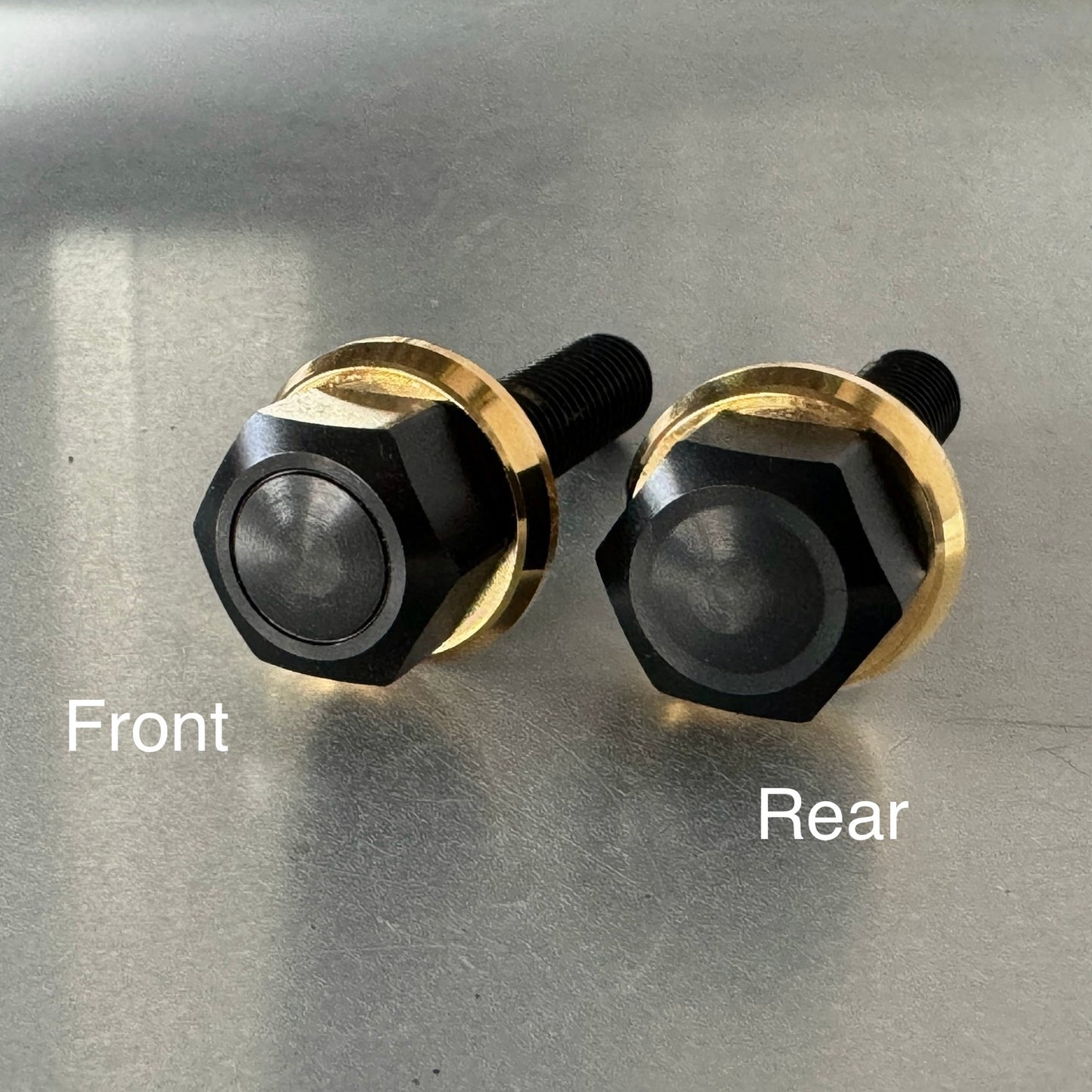 15M8Bolt Black/Gold