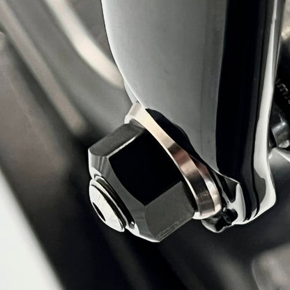 ELITE HUB NUT Black/Silver